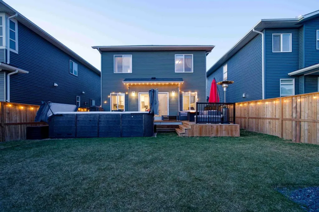 1595 Baywater Street SW Airdrie AB T4B 5K6