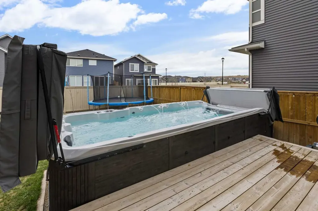 1595 Baywater Street SW Airdrie AB T4B 5K6