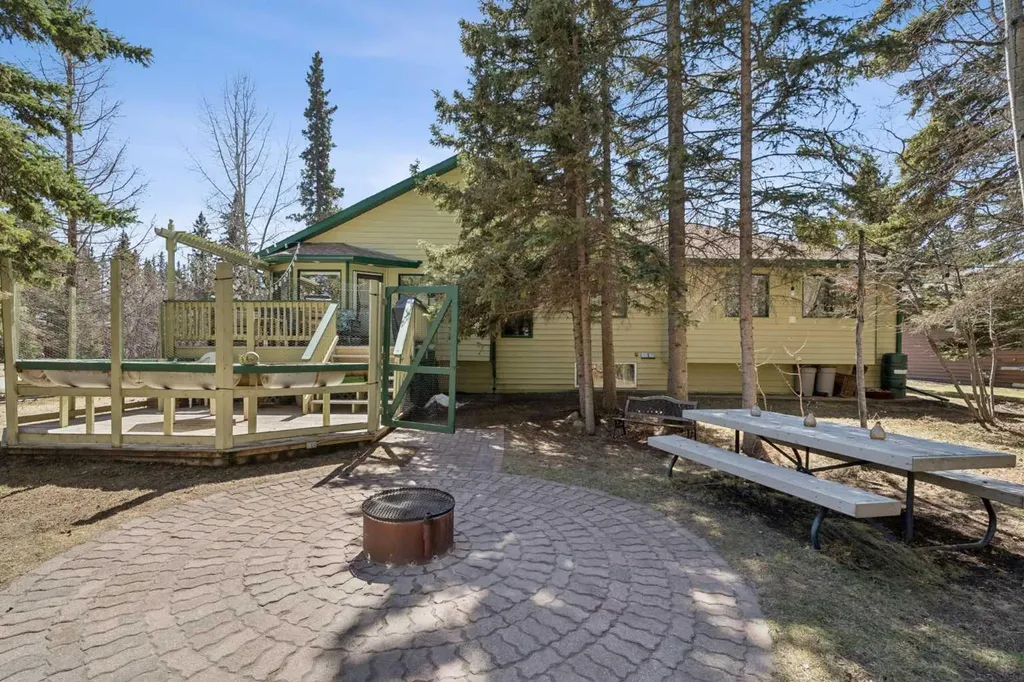 1 Manyhorses Bay Rural Rocky View County AB T3Z 1A1