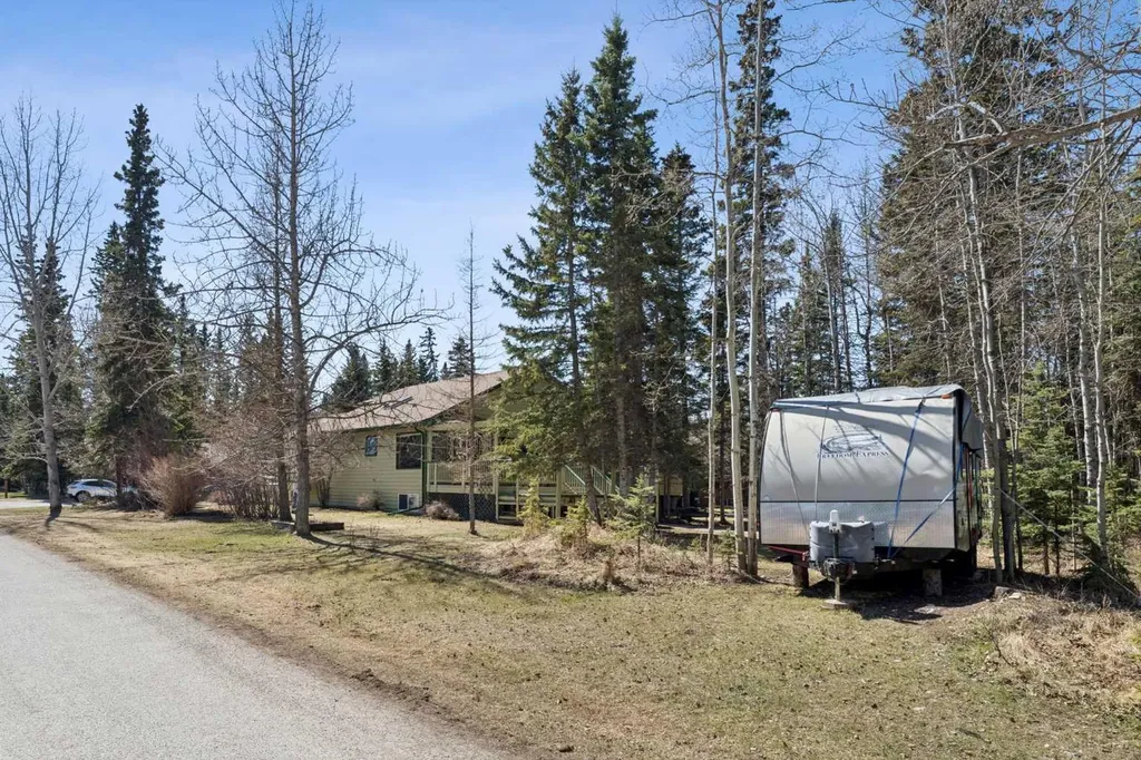 1 Manyhorses Bay Rural Rocky View County AB T3Z 1A1