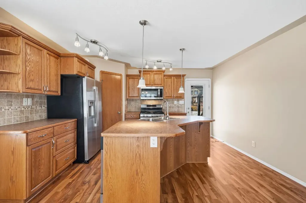 64 Isbister Close Red Deer AB T4R 0B9