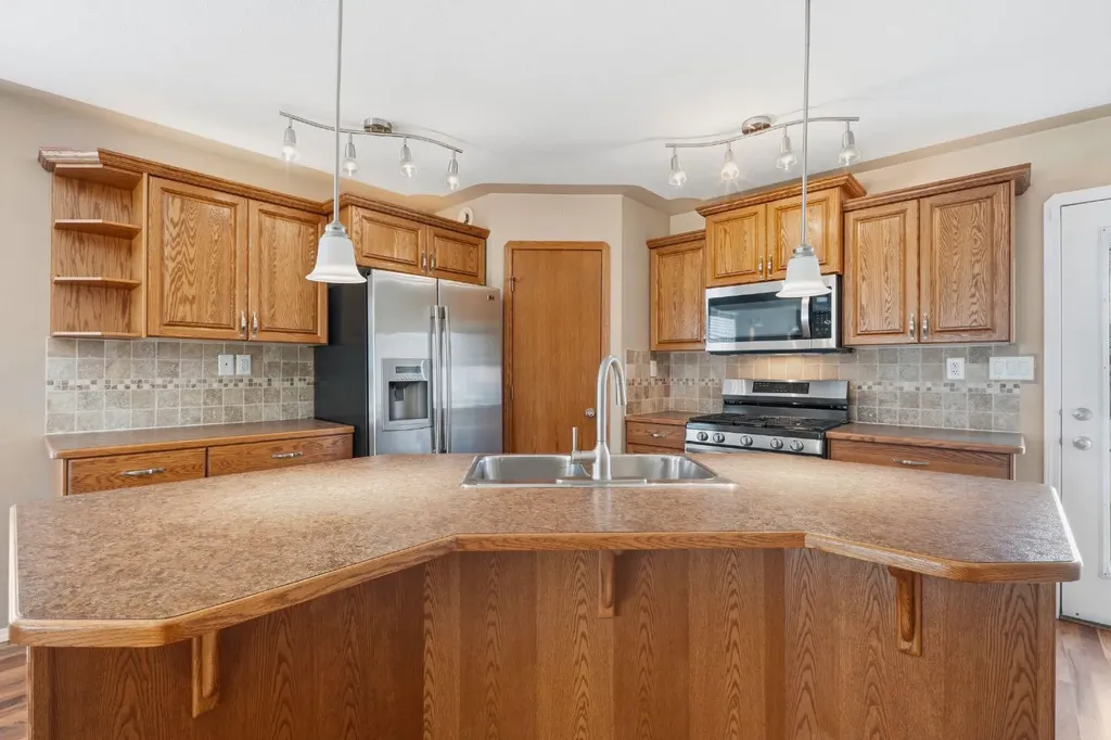 64 Isbister Close Red Deer AB T4R 0B9