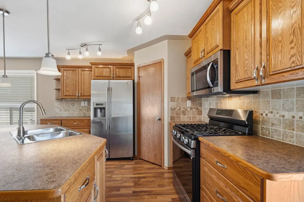 64 Isbister Close Red Deer AB T4R 0B9