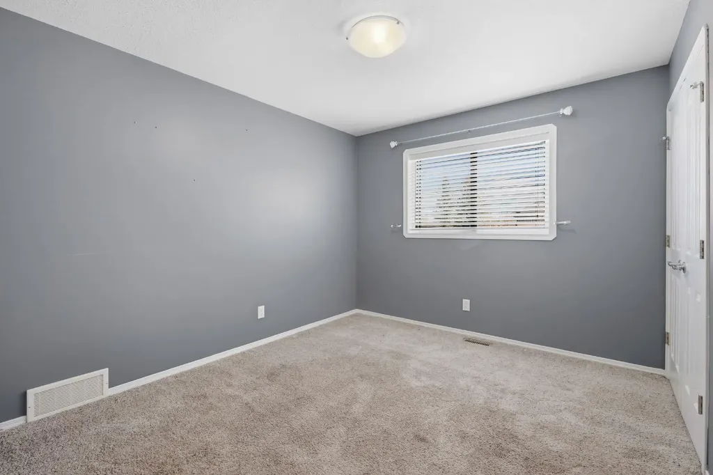 64 Isbister Close Red Deer AB T4R 0B9