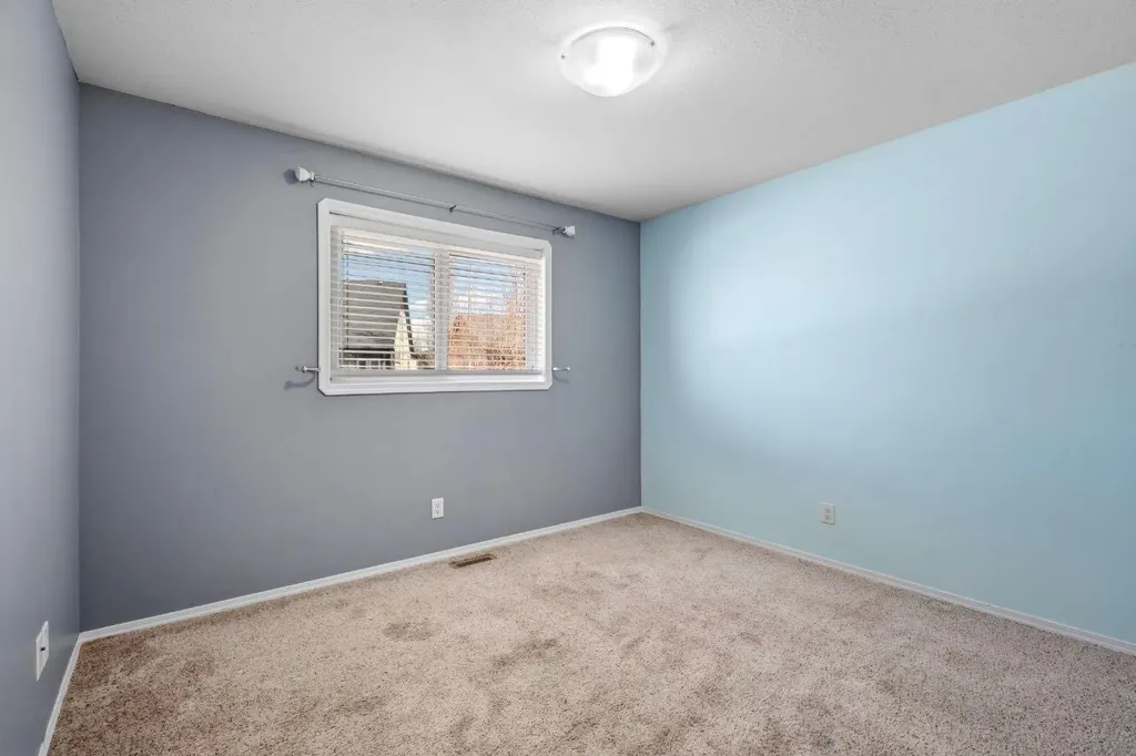 64 Isbister Close Red Deer AB T4R 0B9