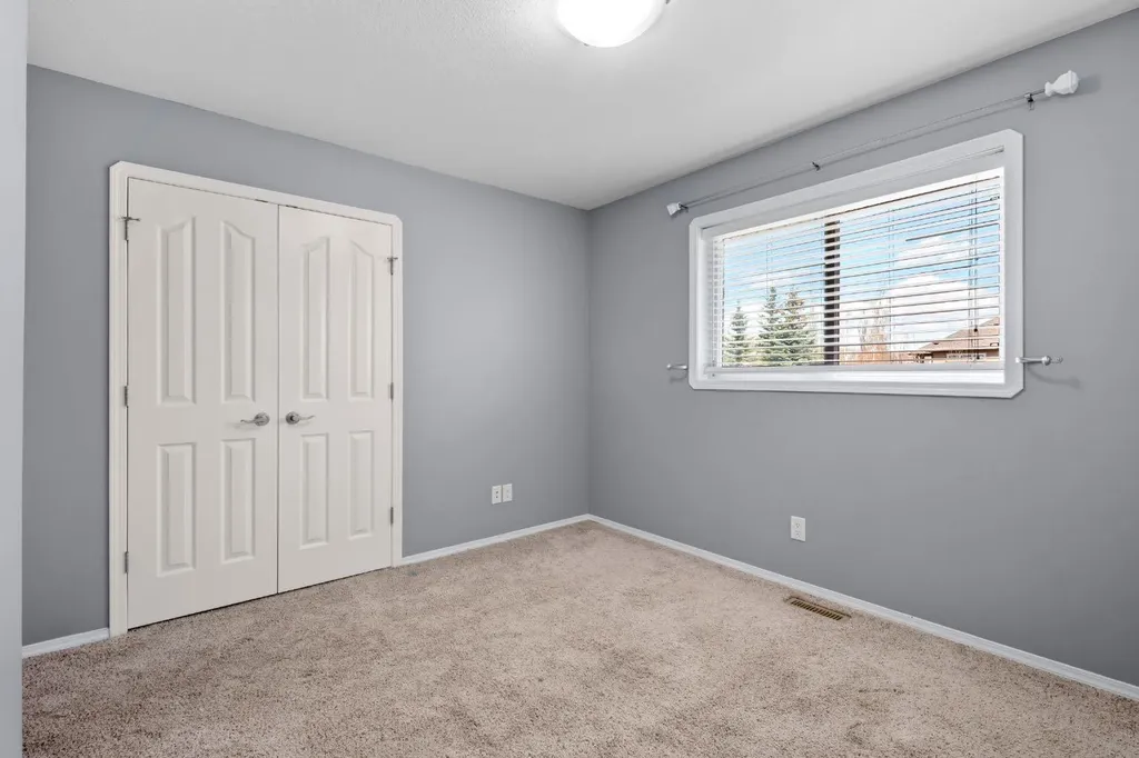 64 Isbister Close Red Deer AB T4R 0B9