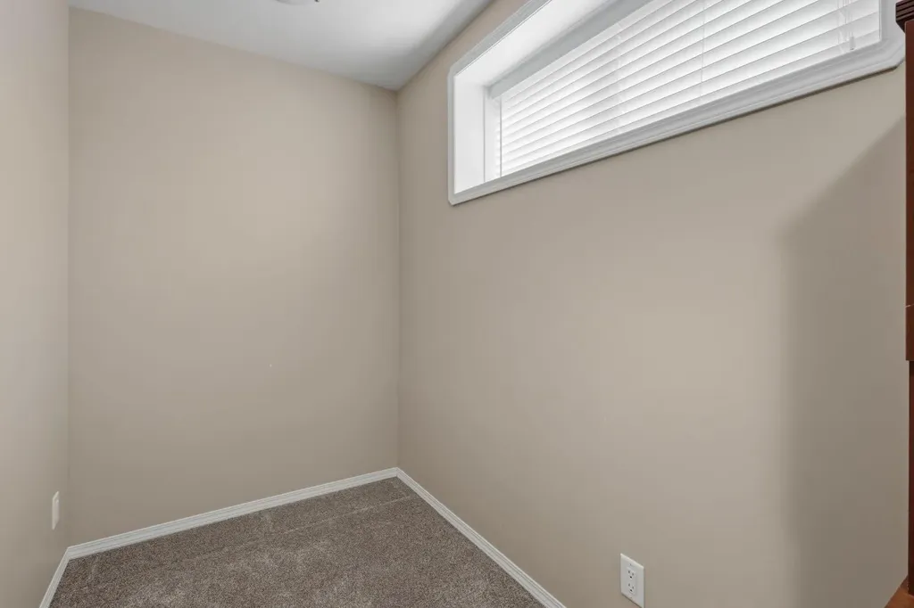 64 Isbister Close Red Deer AB T4R 0B9