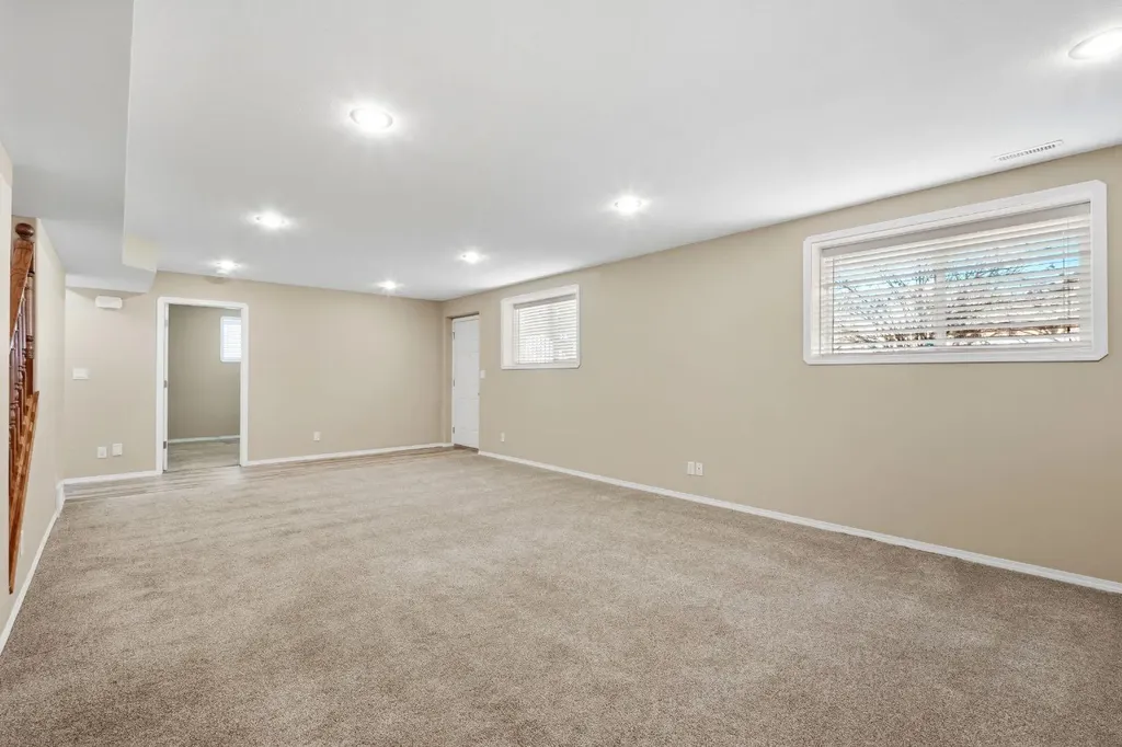 64 Isbister Close Red Deer AB T4R 0B9