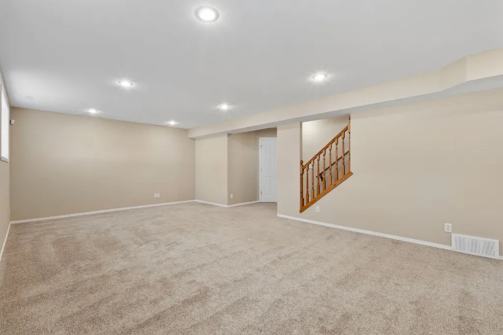64 Isbister Close Red Deer AB T4R 0B9