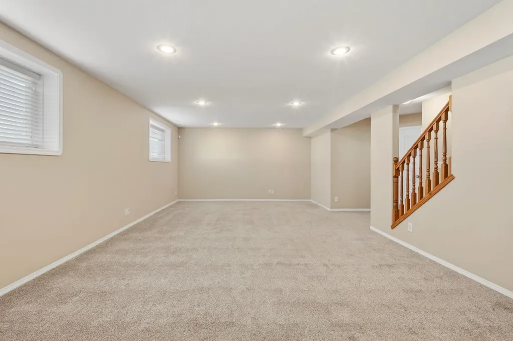 64 Isbister Close Red Deer AB T4R 0B9