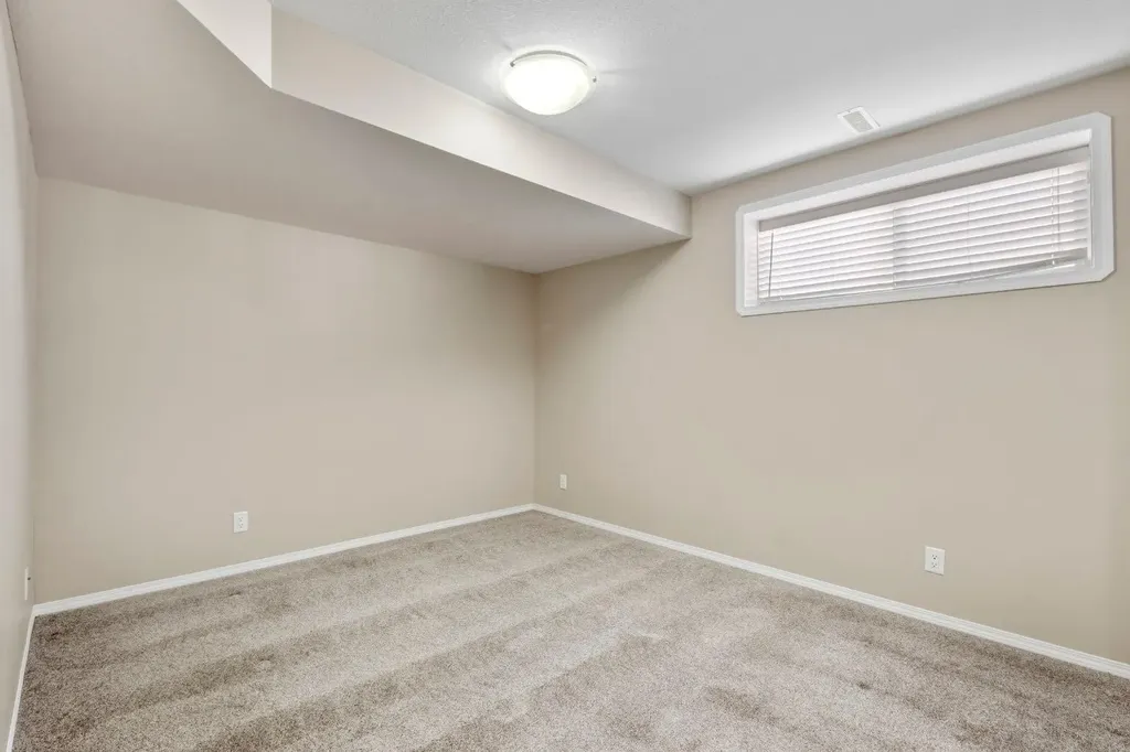 64 Isbister Close Red Deer AB T4R 0B9
