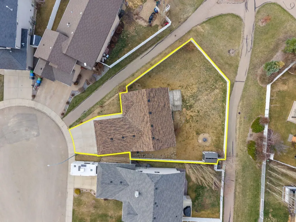 64 Isbister Close Red Deer AB T4R 0B9