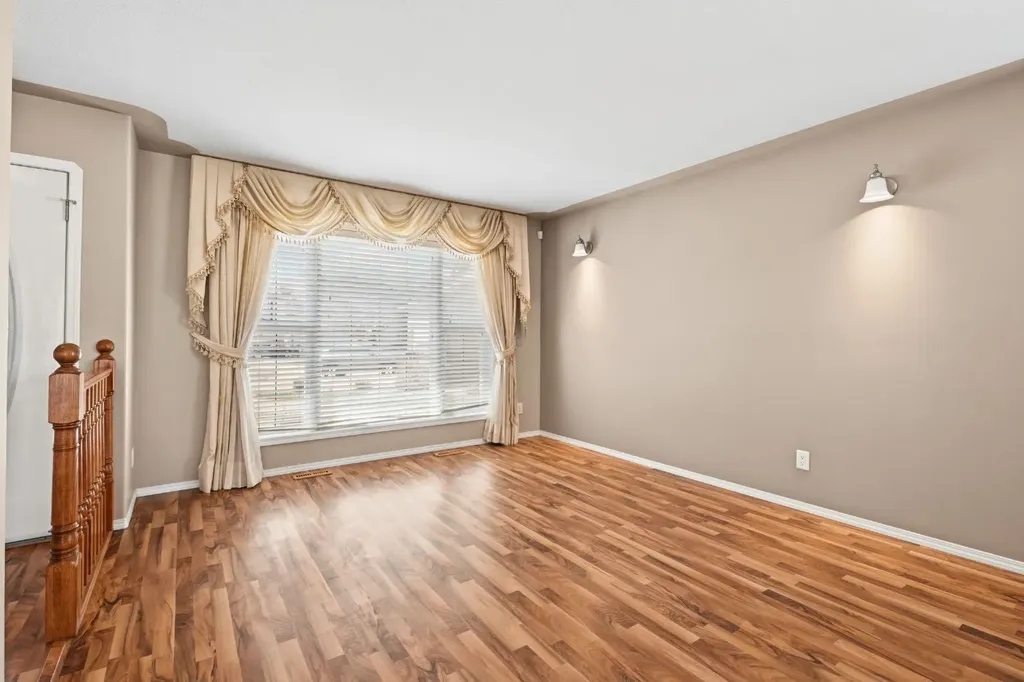 64 Isbister Close Red Deer AB T4R 0B9