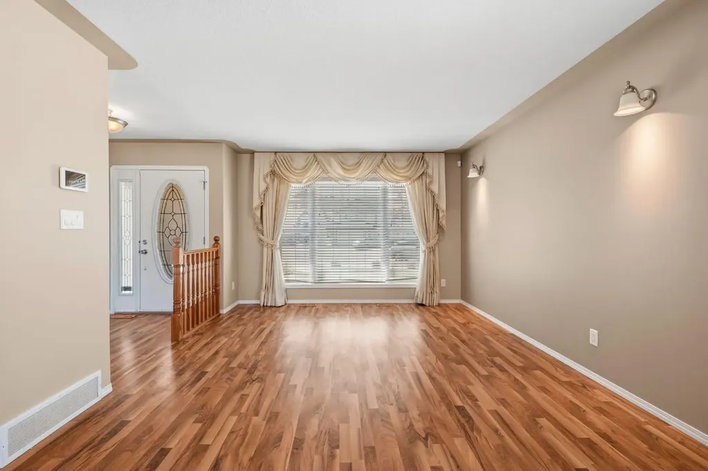 64 Isbister Close Red Deer AB T4R 0B9