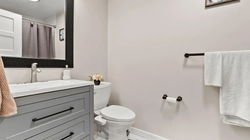 2416 Woodview Drive SW Calgary AB T2W 4X7