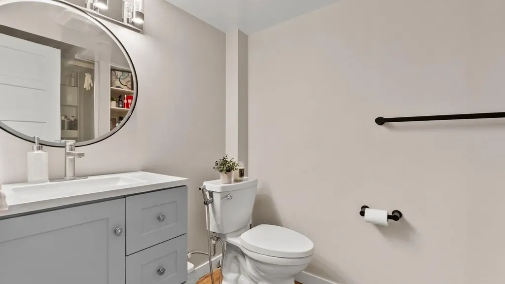 2416 Woodview Drive SW Calgary AB T2W 4X7