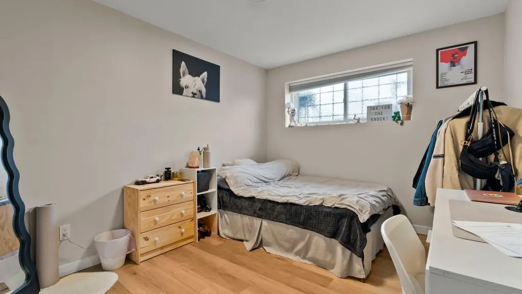 2416 Woodview Drive SW Calgary AB T2W 4X7
