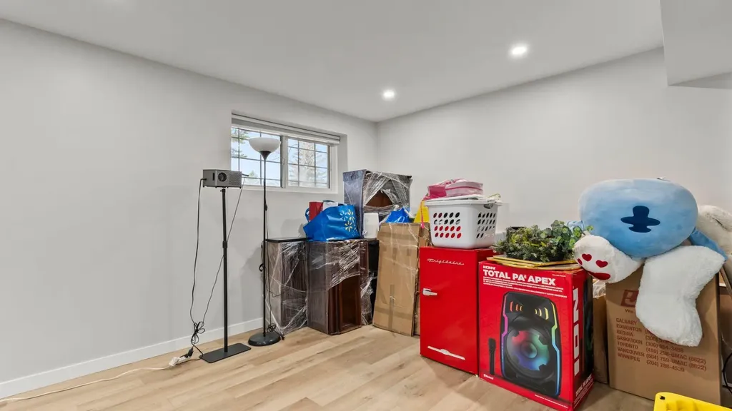 2416 Woodview Drive SW Calgary AB T2W 4X7