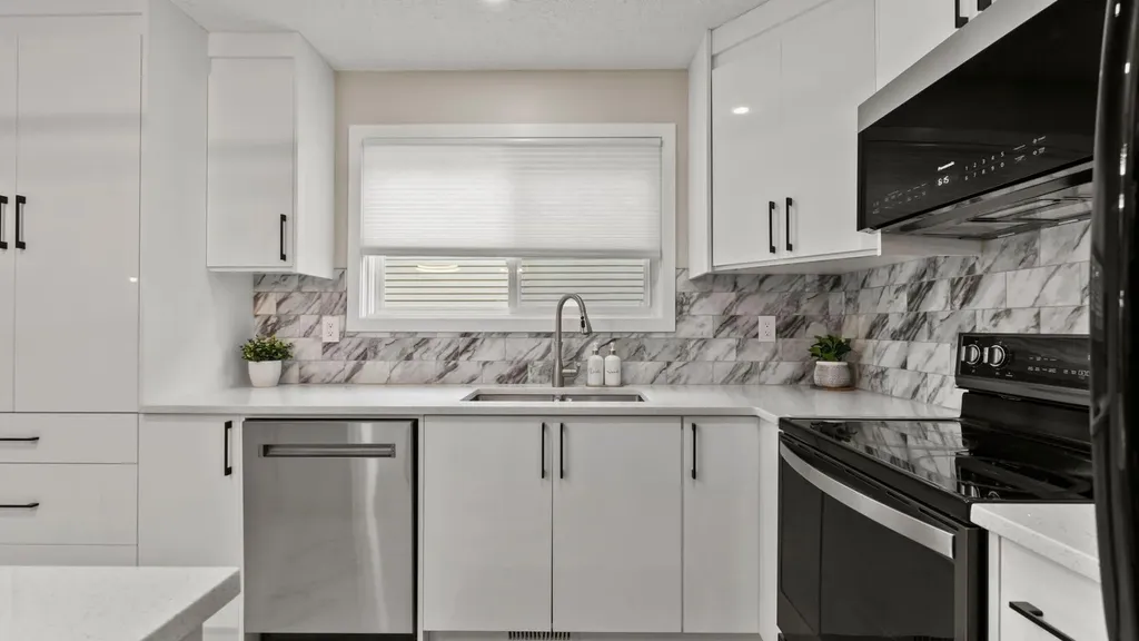 2416 Woodview Drive SW Calgary AB T2W 4X7