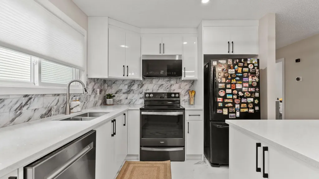 2416 Woodview Drive SW Calgary AB T2W 4X7