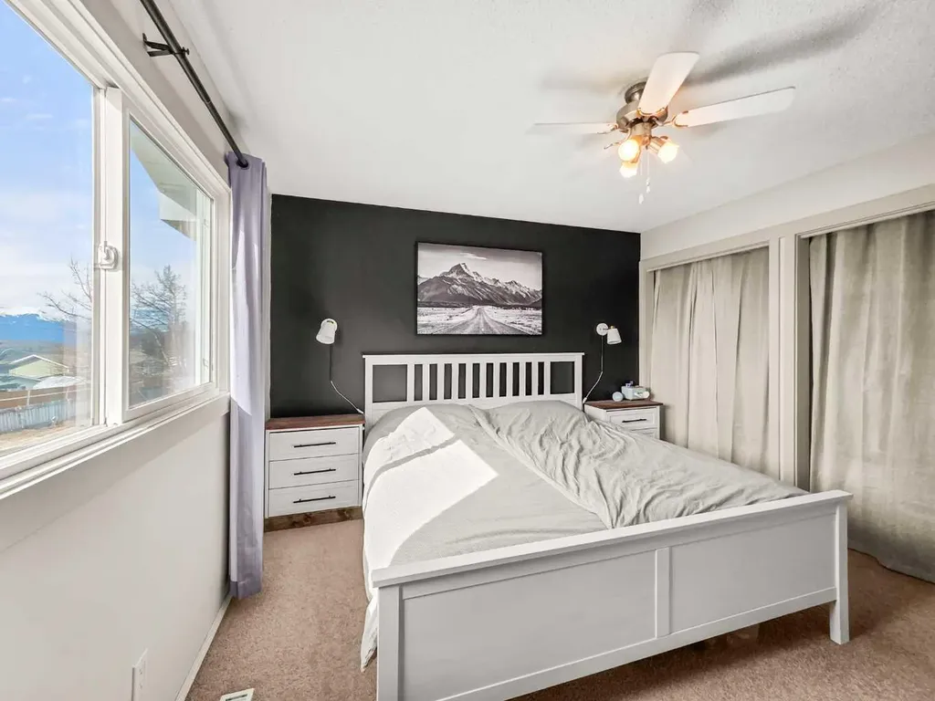 10833 99 Avenue Grande Cache AB T0E0Y0