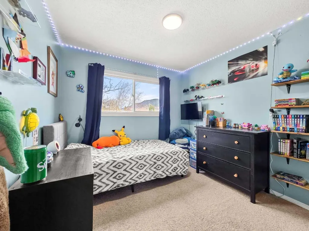 10833 99 Avenue Grande Cache AB T0E0Y0