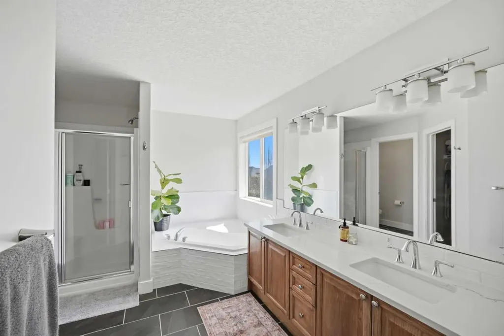 373 Sagewood Drive SW Airdrie AB T3G 0L1