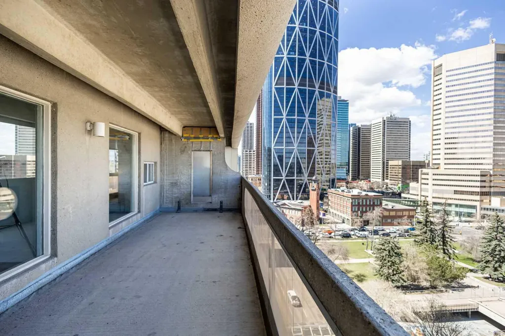 221 6 Avenue SE Calgary AB T2G 4Z9