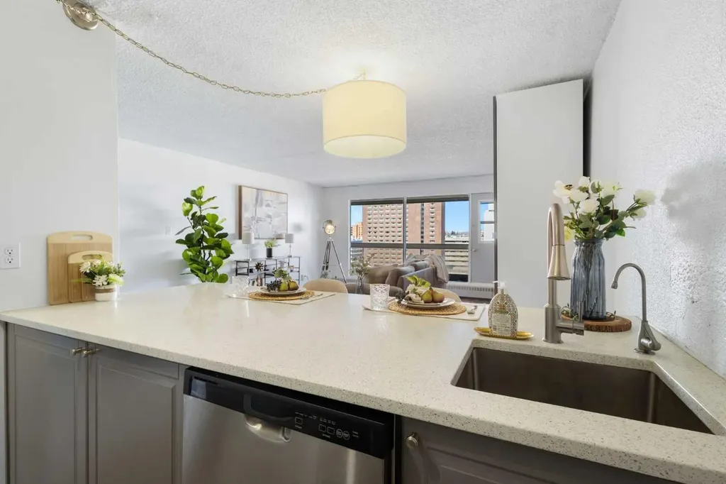 221 6 Avenue SE Calgary AB T2G 4Z9