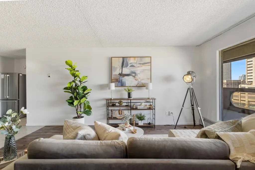 221 6 Avenue SE Calgary AB T2G 4Z9