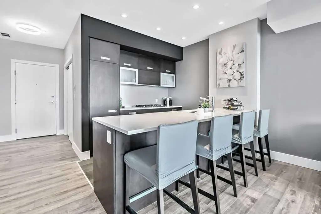 2505 17 Avenue SW Calgary AB T3E 7V3