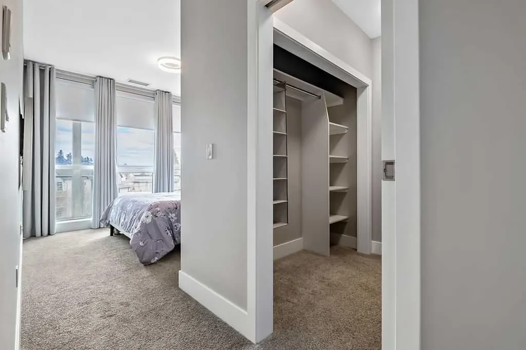 2505 17 Avenue SW Calgary AB T3E 7V3