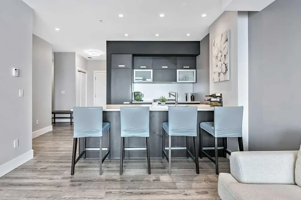 2505 17 Avenue SW Calgary AB T3E 7V3