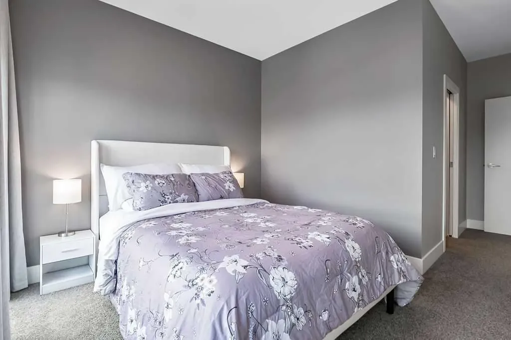 2505 17 Avenue SW Calgary AB T3E 7V3