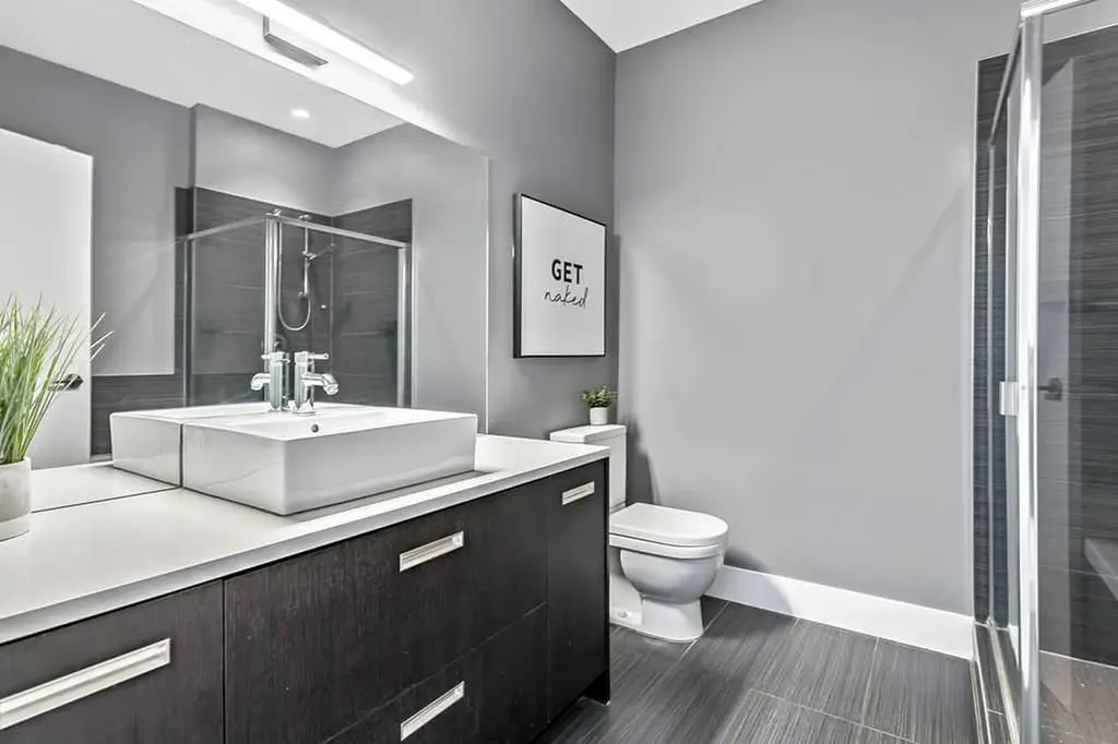 2505 17 Avenue SW Calgary AB T3E 7V3