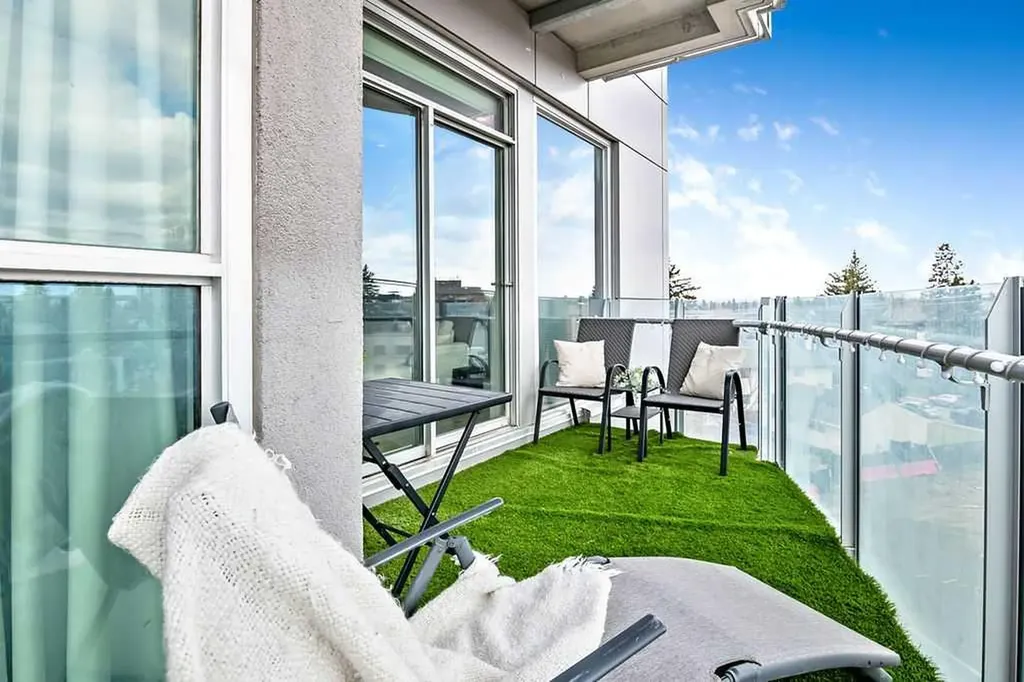 2505 17 Avenue SW Calgary AB T3E 7V3