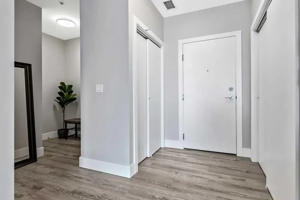 2505 17 Avenue SW Calgary AB T3E 7V3