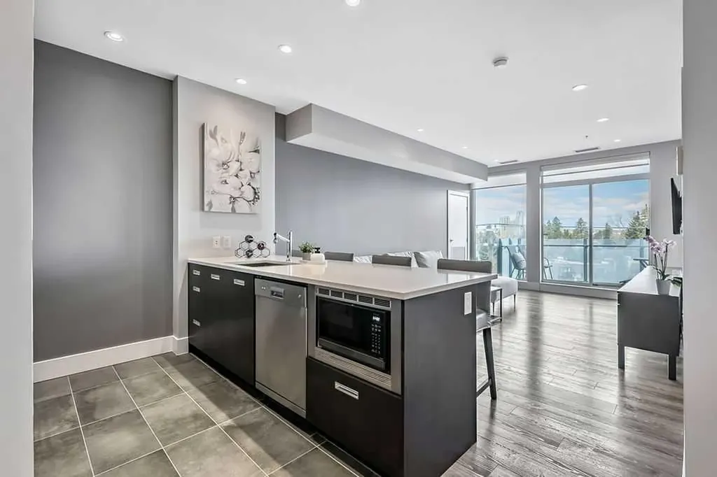 2505 17 Avenue SW Calgary AB T3E 7V3