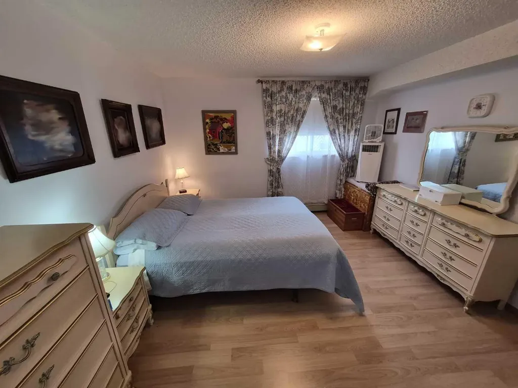 20 3 Street S Lethbridge AB T1J 4P1