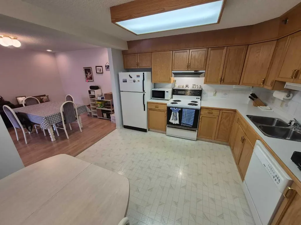 20 3 Street S Lethbridge AB T1J 4P1