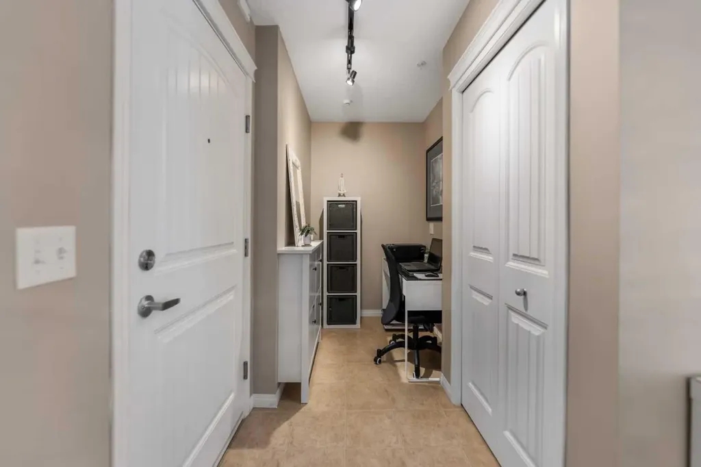 115 Prestwick Villas SE Calgary AB T2Z 0M9