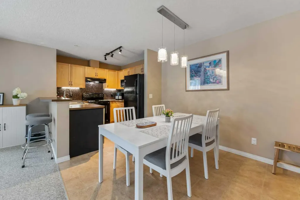 115 Prestwick Villas SE Calgary AB T2Z 0M9