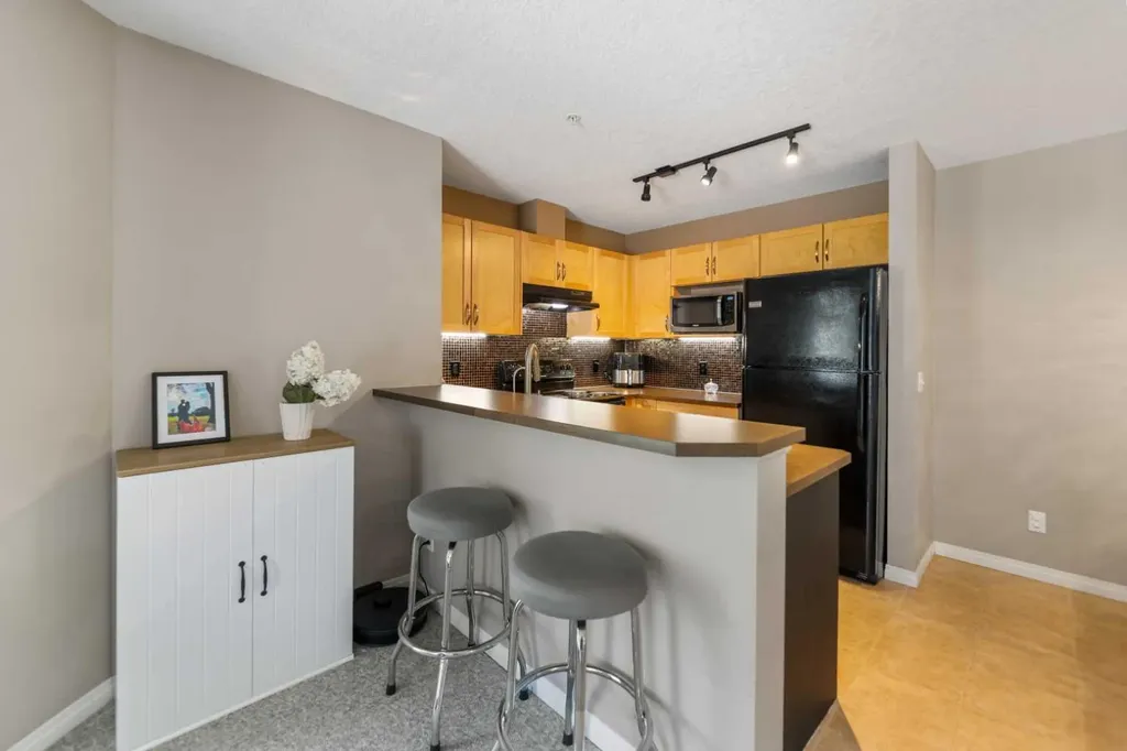 115 Prestwick Villas SE Calgary AB T2Z 0M9