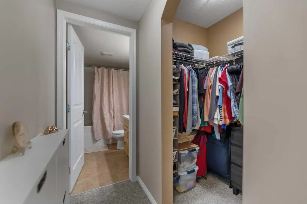 115 Prestwick Villas SE Calgary AB T2Z 0M9