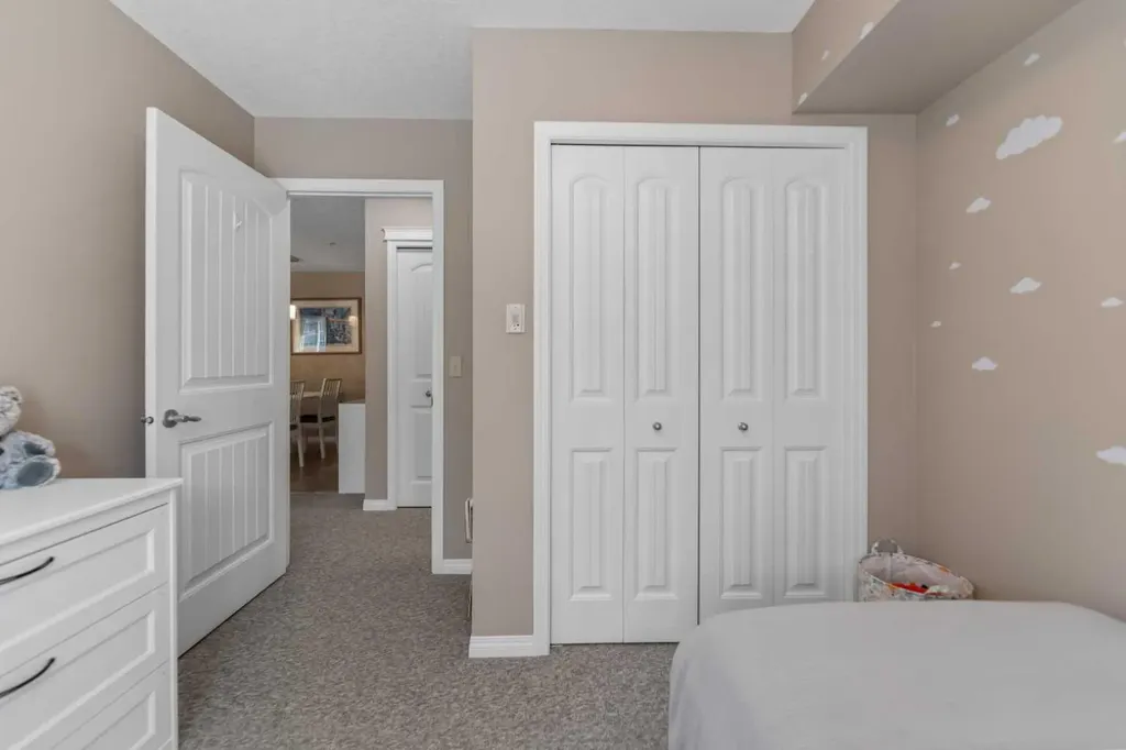 115 Prestwick Villas SE Calgary AB T2Z 0M9
