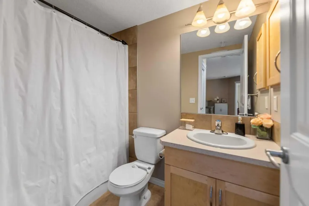 115 Prestwick Villas SE Calgary AB T2Z 0M9