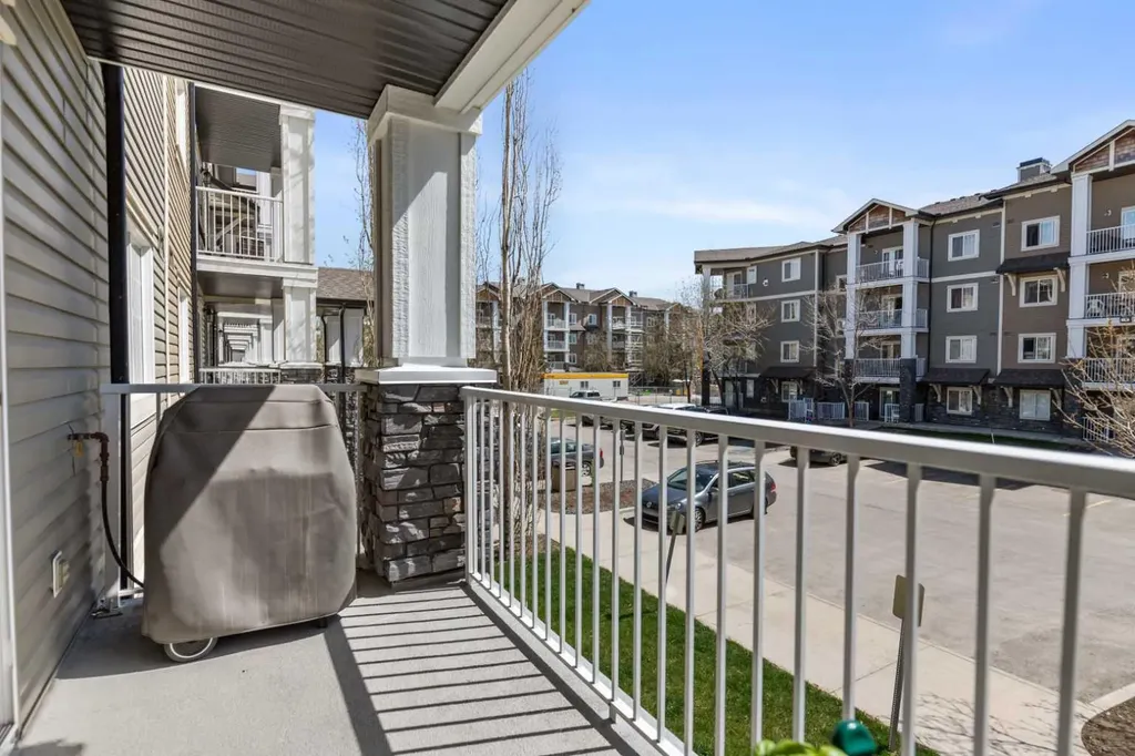 115 Prestwick Villas SE Calgary AB T2Z 0M9