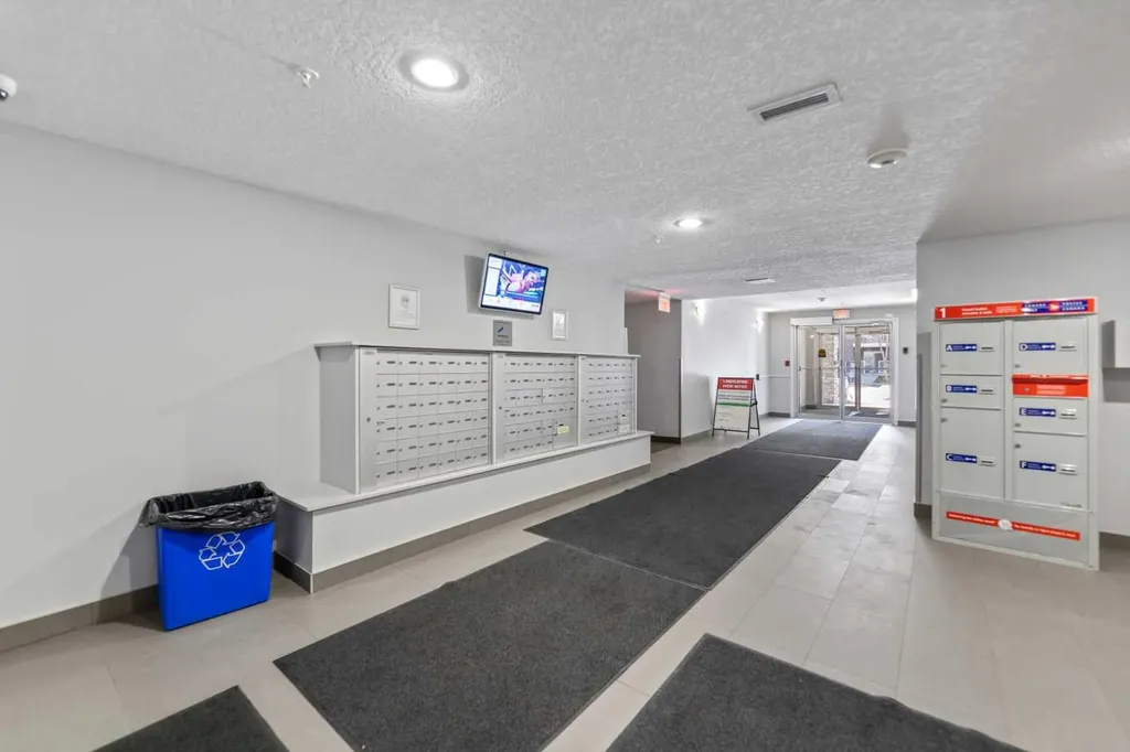 115 Prestwick Villas SE Calgary AB T2Z 0M9
