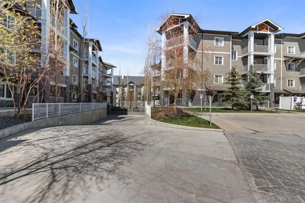 115 Prestwick Villas SE Calgary AB T2Z 0M9