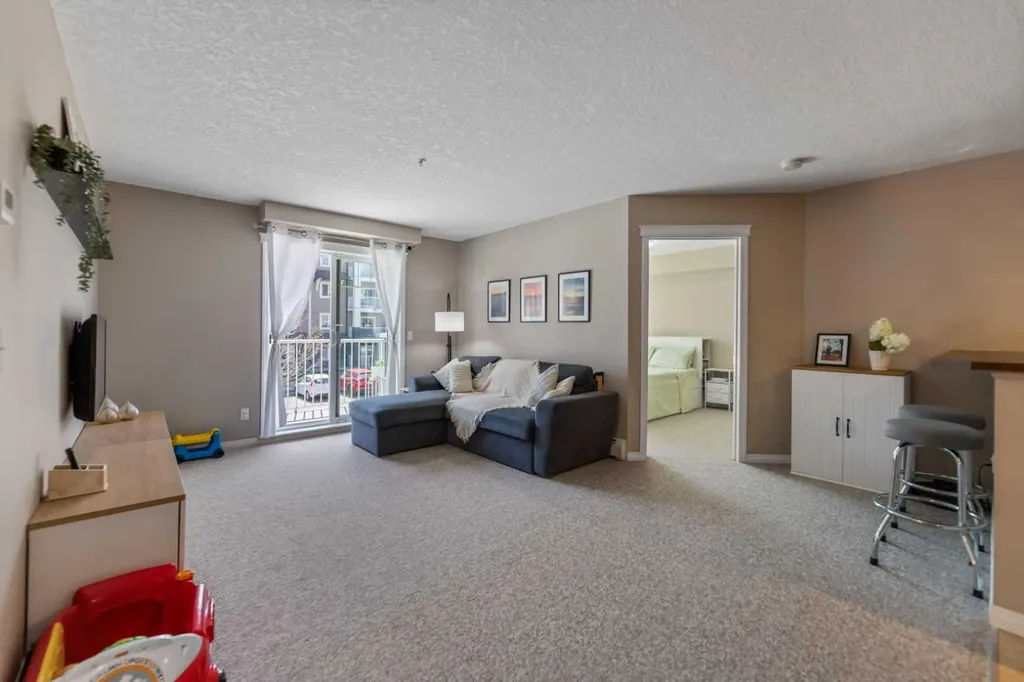 115 Prestwick Villas SE Calgary AB T2Z 0M9